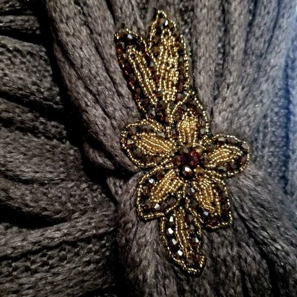 Thick Soft Knit Floral Motif Beaded Flower Applique on Purple Knit Circle Scarf - Picture 1 of 4